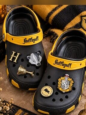 Crocs Harry Potter Hufflepuff Classic Clog Women’s 6 NWT